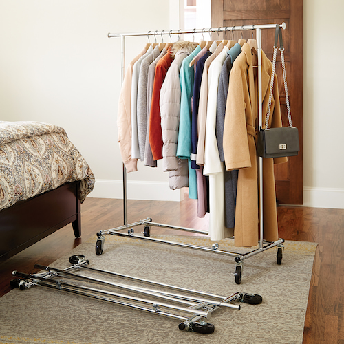 clothing rack with wheels